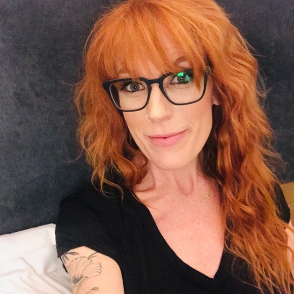 Meet your Posher, Carrie - Picture 1 of 1